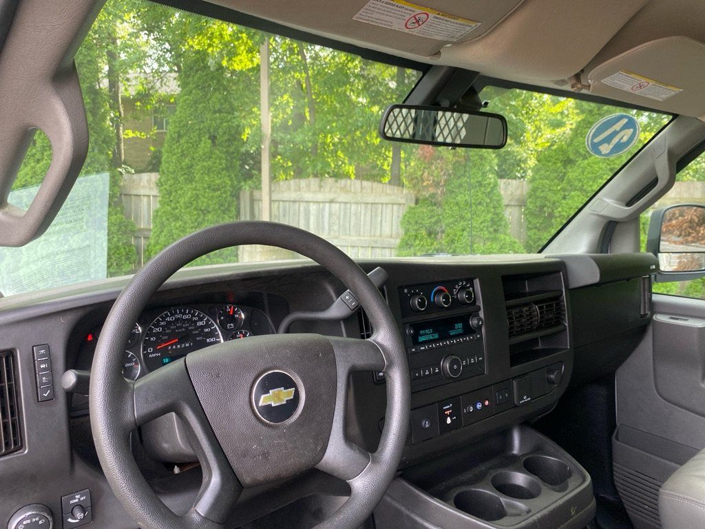 Used 2021 Chevrolet Express 2500 Extended RWD image 15