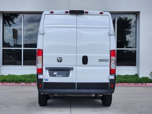 Used 2025 RAM ProMaster 2500 w/ Convenience Group FWD image 6