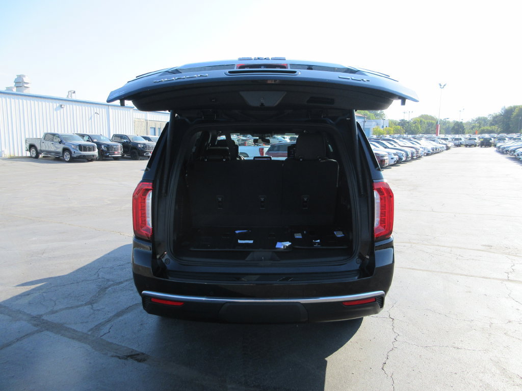 Certified 2021 GMC Yukon SLT w/ SLT Premium Package AWD/4WD image 8