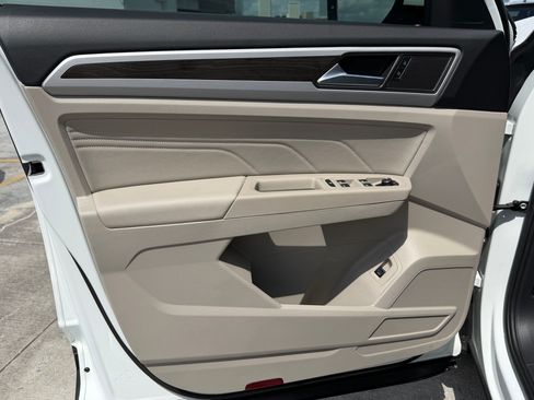Certified 2023 Volkswagen Atlas SE FWD image 13