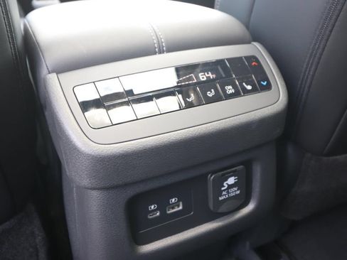 Used 2025 Nissan Pathfinder Platinum w/ Black Appearance Package AWD/4WD image 13