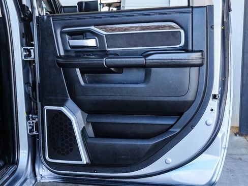 Used 2020 RAM 2500 Laramie image 36