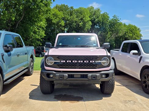 Used 2023 Ford Bronco Wildtrak AWD/4WD image 2