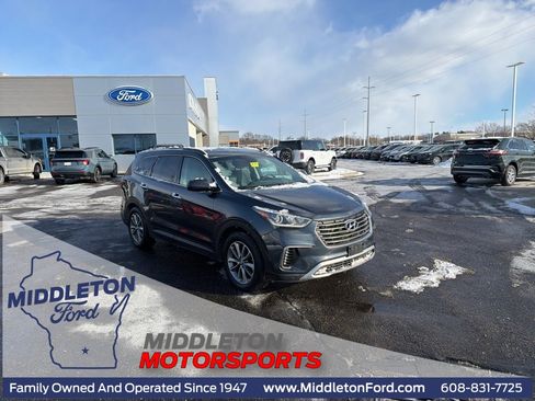 Used 2017 Hyundai Santa Fe SE image 1