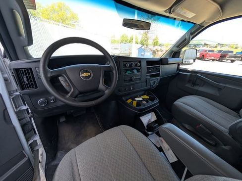 Used 2016 Chevrolet Express 3500 LT w/ LT Preferred Equipment Group RWD image 6