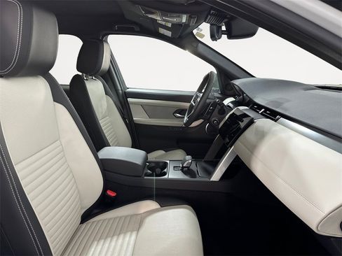 Used 2025 Land Rover Discovery Sport Dynamic SE image 14