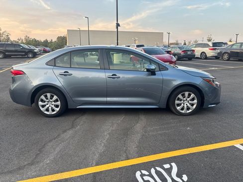Used 2021 Toyota Corolla LE FWD image 4