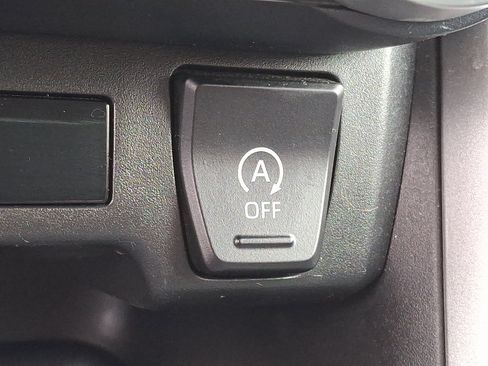 Used 2022 Toyota RAV4 LE AWD/4WD image 23