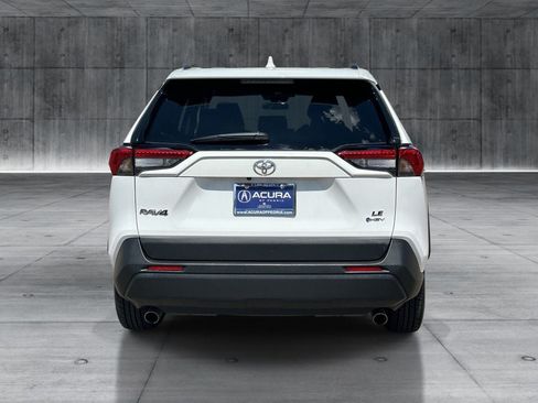 Used 2025 Toyota RAV4 LE AWD/4WD image 4