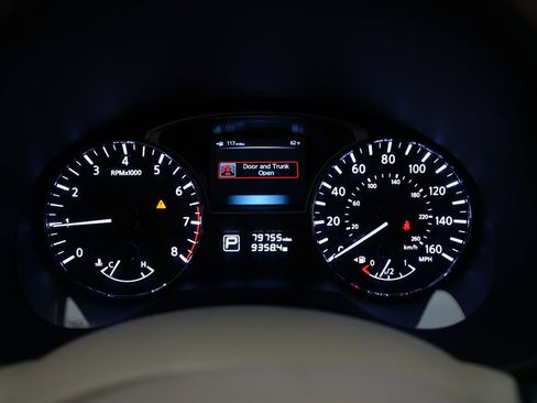 Used 2013 Nissan Altima 3.5 SL w/ Technology Pkg image 2