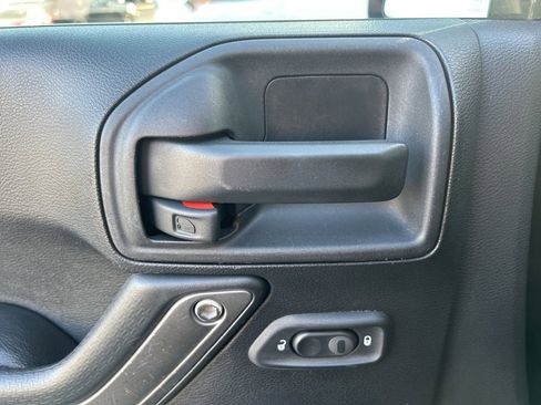 Used 2016 Jeep Wrangler Unlimited Sport image 17