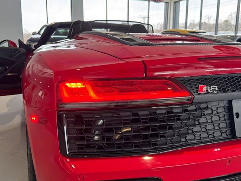 Used 2021 Audi R8 V10 w/ Premium Package image 14