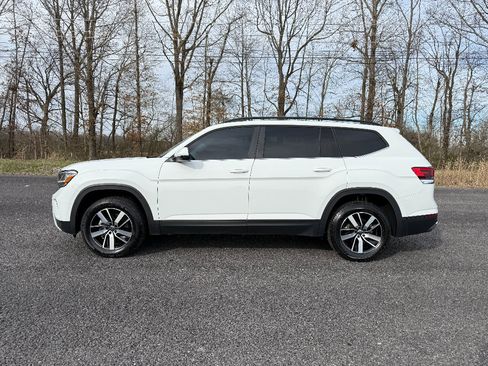 Used 2023 Volkswagen Atlas SE image 4