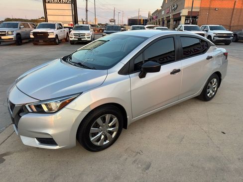 Used 2021 Nissan Versa S image 6