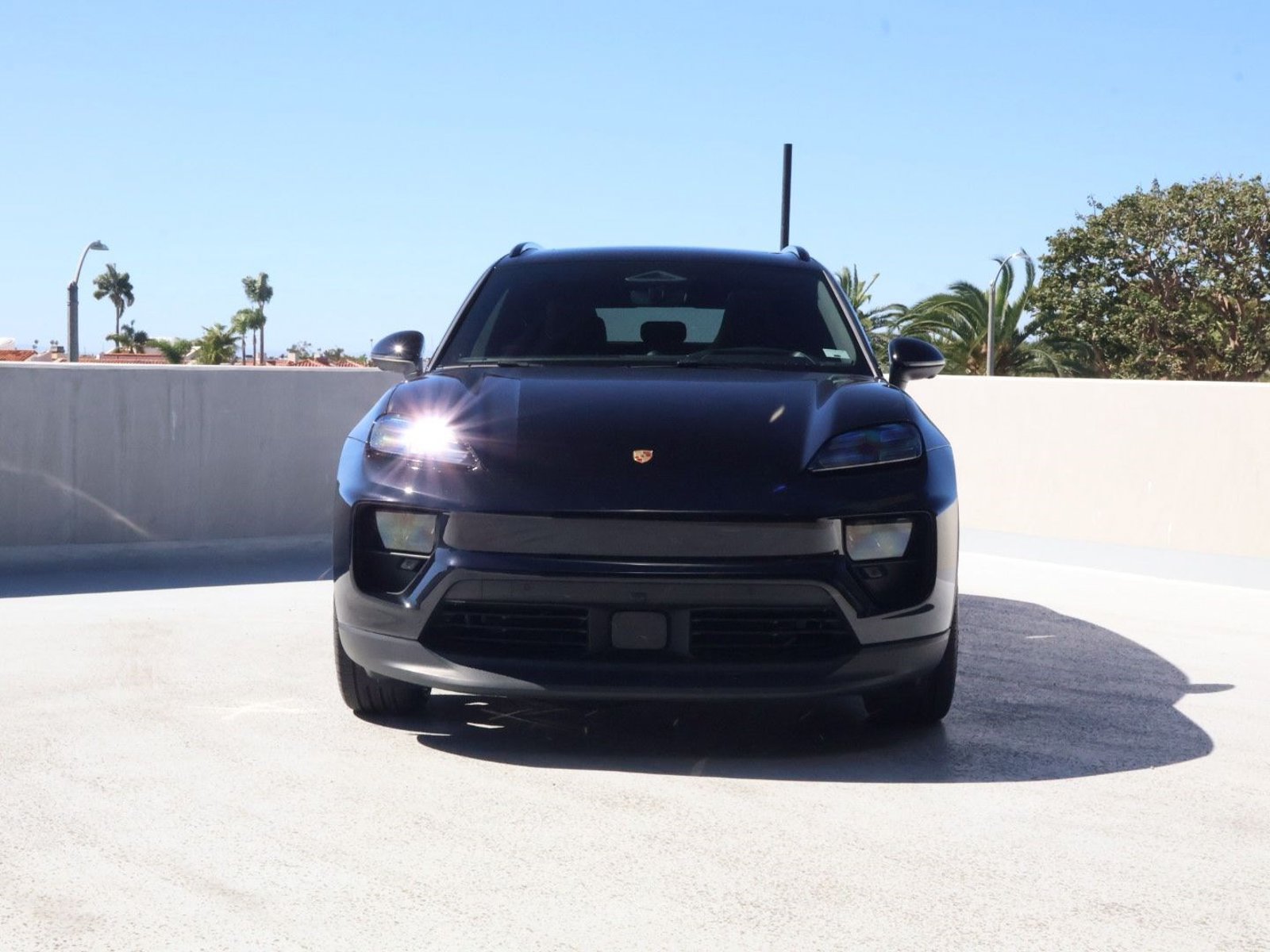 Certified 2024 Porsche Macan 4 Electric AWD/4WD image 6