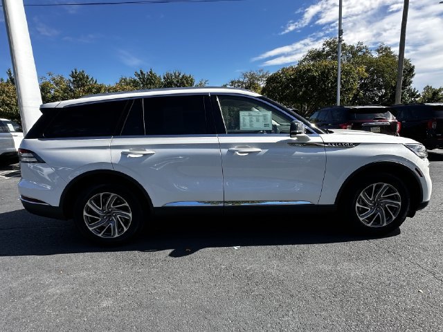 Certified 2024 Lincoln Aviator AWD w/ Elements Package image 4