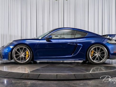 Used 2020 Porsche 718 Cayman GT4 image 9