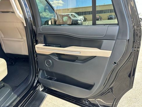 Used 2024 Ford Expedition Max Limited AWD/4WD image 19
