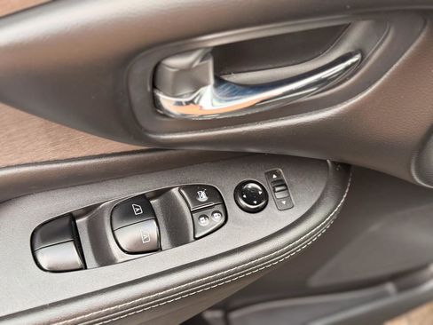 Used 2023 Nissan Murano S image 9