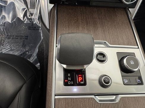 Used 2023 Land Rover Range Rover Autobiography AWD/4WD image 17
