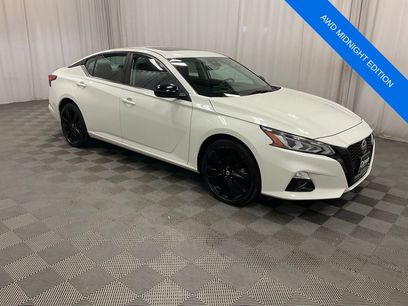 Used 2022 Nissan Altima 2.5 SR w/ Midnight Edition Package