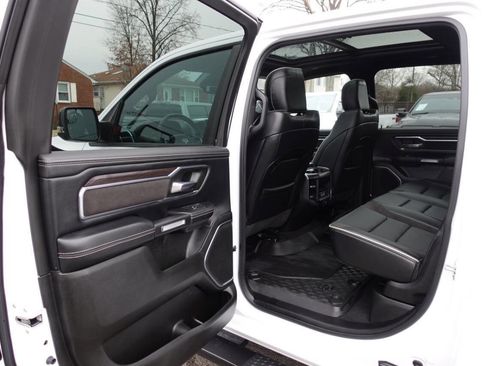 Used 2025 RAM 1500 Laramie w/ Sport Appearance Package AWD/4WD image 24