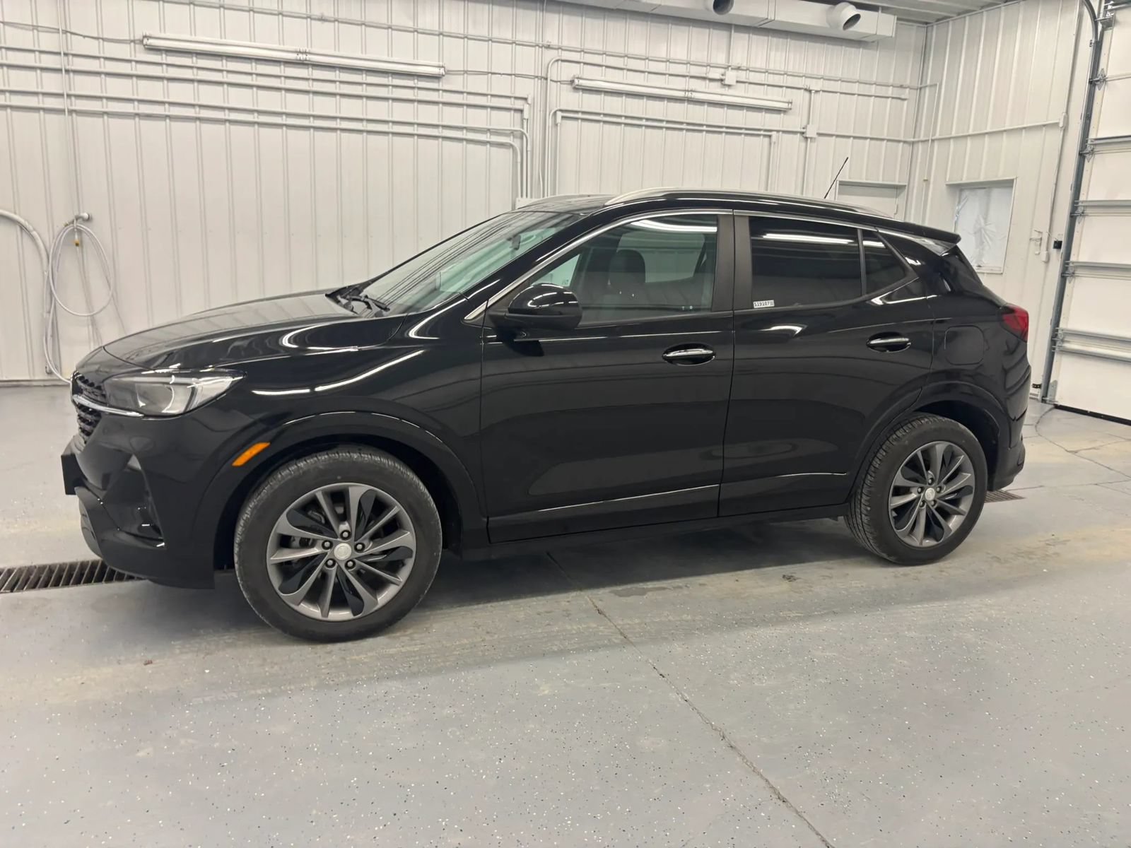 Used 2021 Buick Encore GX Select w/ Sport Touring Package FWD image 2