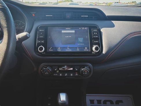 Used 2021 Nissan Kicks SR w/ SR Premium Package FWD image 4