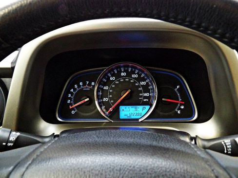 Used 2015 Toyota RAV4 Limited AWD/4WD image 16