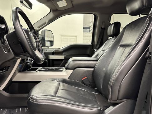 Used 2020 Ford F250 Lariat w/ Lariat Ultimate Package image 4