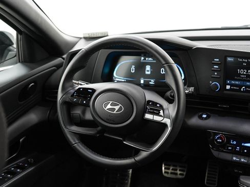 Used 2025 Hyundai Elantra Sport FWD image 14
