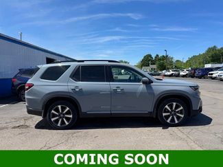 Used 2023 Honda Pilot Touring video 1