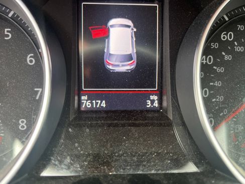 Used 2017 Volkswagen GTI SE FWD image 5