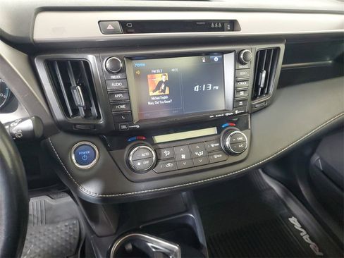 Used 2018 Toyota RAV4 Limited image 18