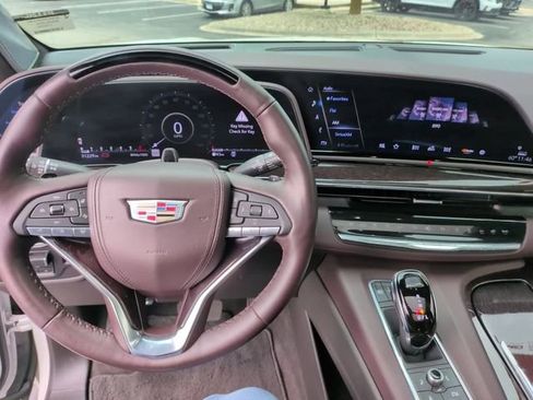Certified 2024 Cadillac Escalade Sport Platinum w/ LPO, ONYX Package AWD/4WD image 24