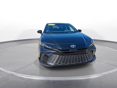 Used 2025 Toyota Camry SE w/ Convenience Package AWD/4WD image 3