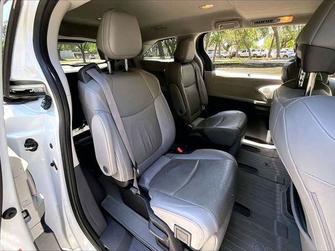 Used 2022 Toyota Sienna Limited AWD/4WD image 22