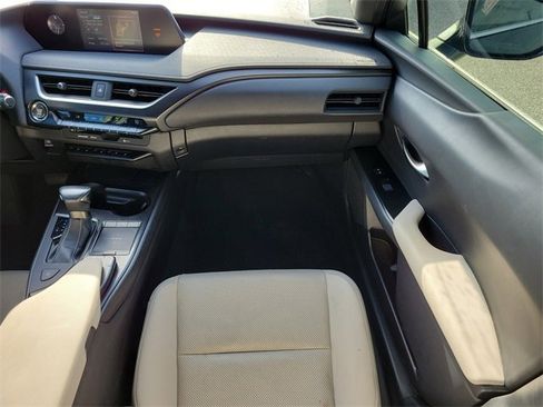 Used 2019 Lexus UX 200 w/ Premium Package image 15