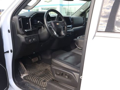 Used 2024 Chevrolet Silverado 2500 LTZ image 11