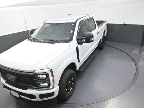 Used 2024 Ford F250 XL w/ STX Appearance Package AWD/4WD image 16