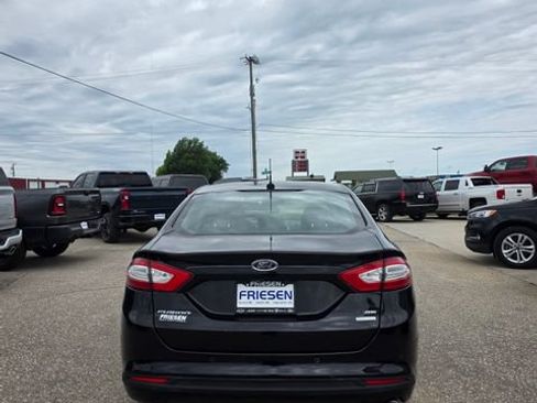 Used 2016 Ford Fusion SE w/ Equipment Group 202A FWD image 5
