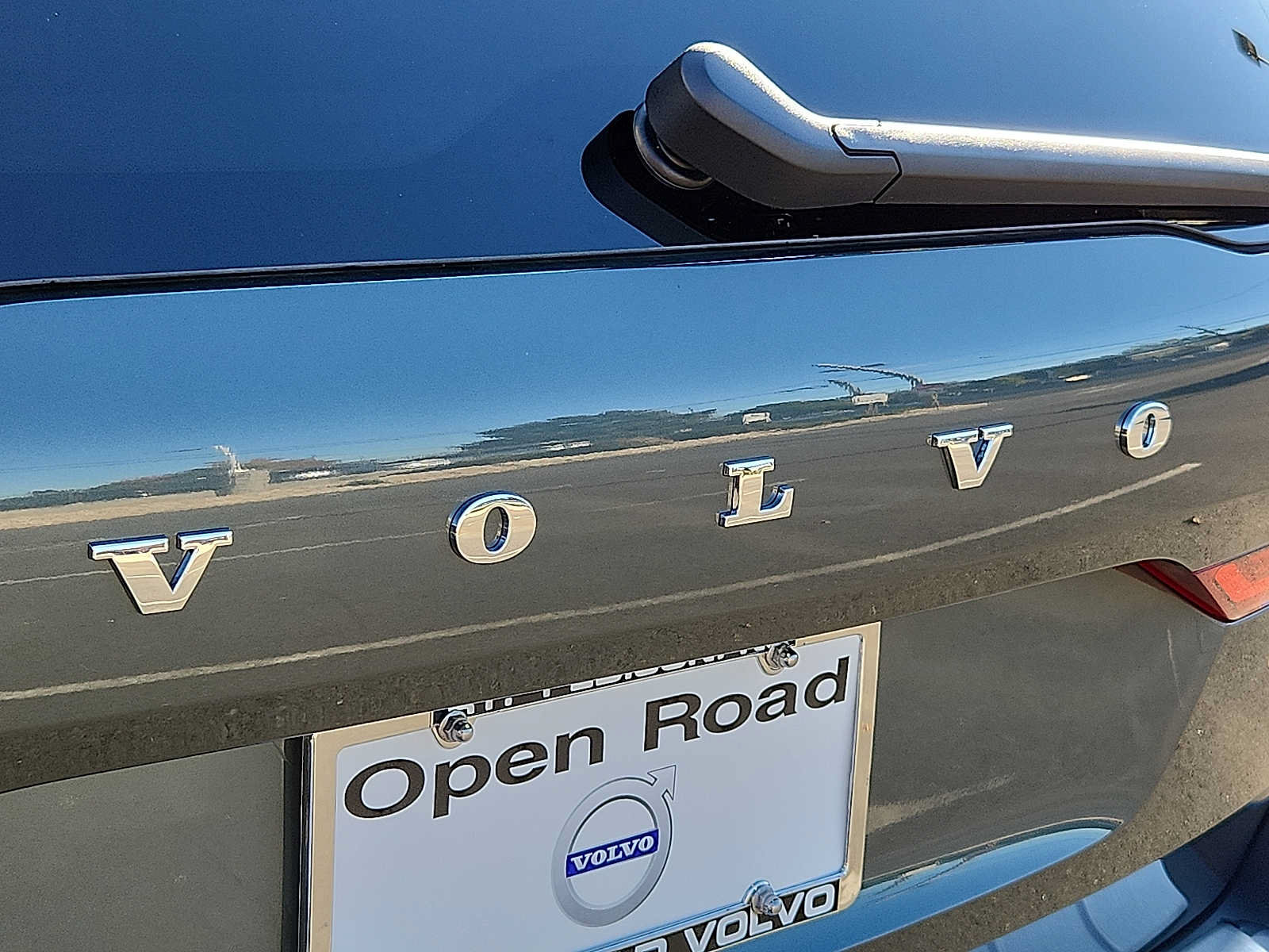 Used 2027 Volvo XC60 B5 Plus AWD/4WD image 29