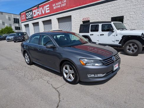 Used 2015 Volkswagen Passat 1.8T Limited Edition image 1