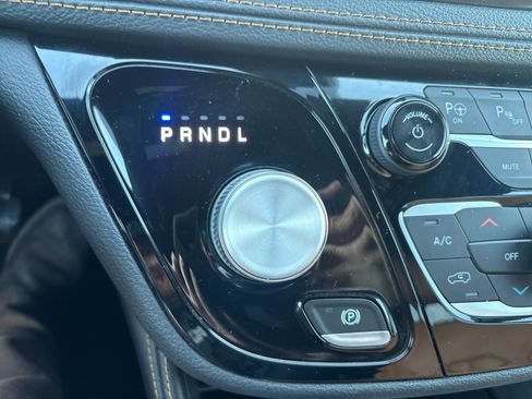 Used 2021 Chrysler Pacifica Pinnacle image 29