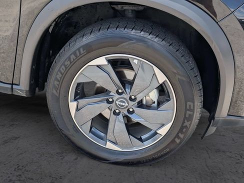 Used 2025 Nissan Rogue SV AWD/4WD image 6