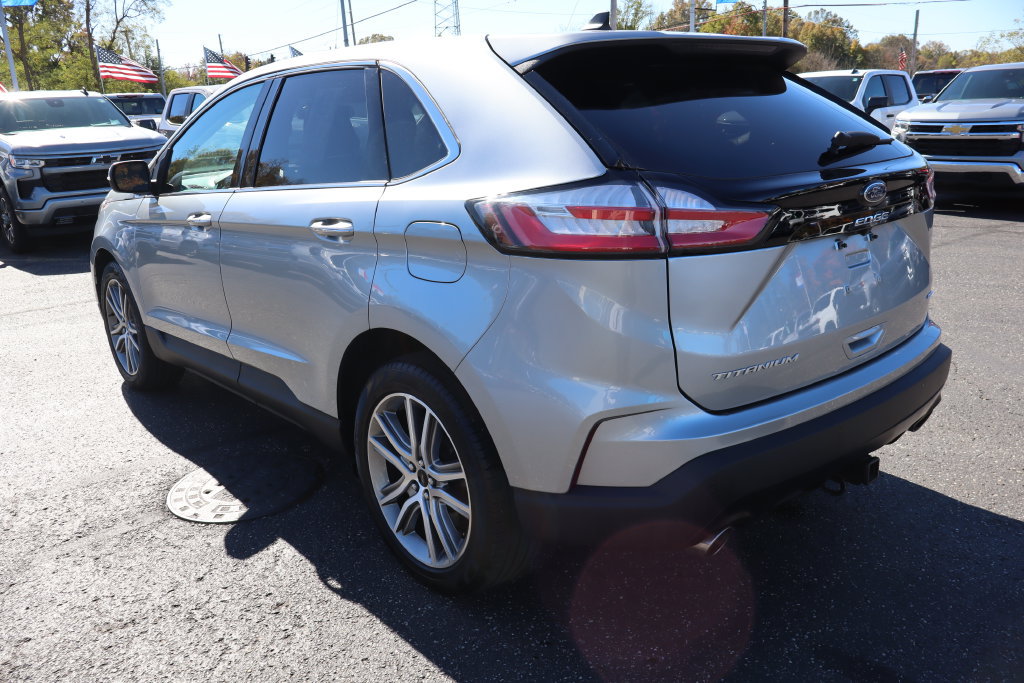 Used 2023 Ford Edge Titanium AWD/4WD image 3