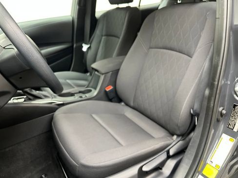 Used 2025 Toyota Corolla LE FWD image 18