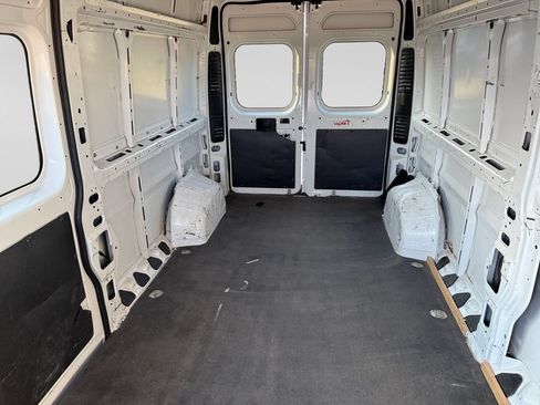Used 2015 RAM ProMaster 2500 w/ Premium Appearance Group FWD image 32
