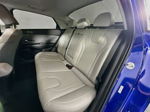 Used 2023 Hyundai Elantra Limited FWD image 26