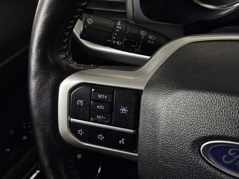 Used 2024 Ford Expedition XLT image 22